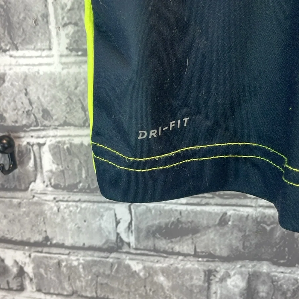 Nike vibrant tee